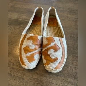 Tory Burch Lonnie Logo Canvas Flat Espadrilles
Size 8.5